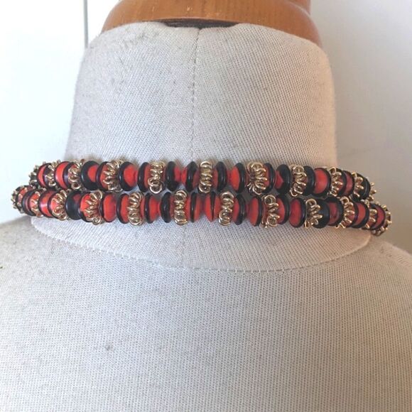 Vintage Double Wrap 38" Red Black and Gold Necklace with Central Florette - Picture 5 of 9